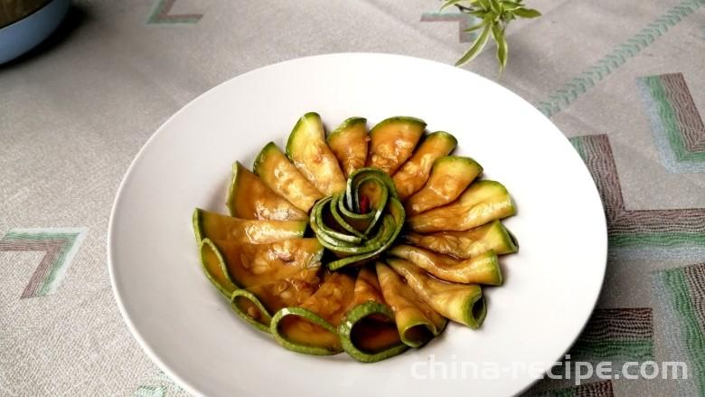 Method for making cold mixed zucchini Method for making cold mixed zucchini