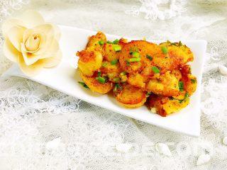 麻辣鲜香孜然小土豆,内里软糯，外皮酥香怎么拒绝得了……