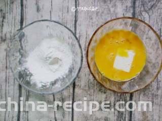 多福豆腐,将豆腐滚一圈蛋液