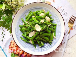 芥末芦笋拌百合,成品图