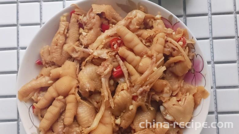 The recipe for boneless garlic flavored chicken feet The recipe for boneless garlic flavored chicken feet