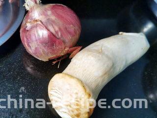 凉拌炸蛋,洋葱，杏鲍菇