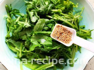 莴笋黄瓜芝麻菜,加一小勺鸡精