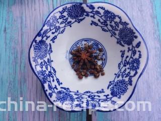 鹌鹑蛋炖凤爪,八角和花椒