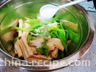 腐竹拌芹菜,白糖
