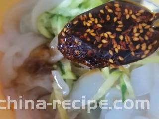 麻辣大拉皮,加辣椒油