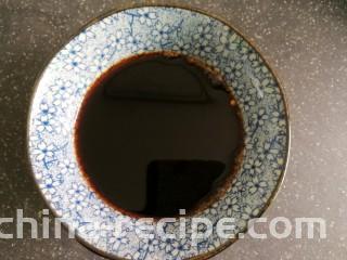 卤香辣鸭爪,准备半碗酱油