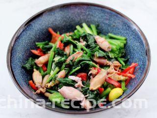 芥末菠菜海兔,把调料汁和所有食材混合搅拌均匀即可。