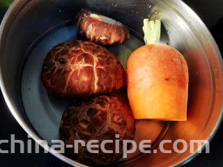 老干妈拌土豆丝,胡萝卜，香菇