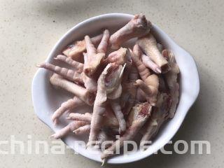 白鲞烧鸡爪,全部切好