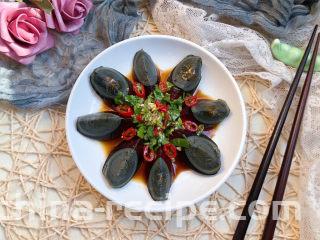 尖椒皮蛋,可以了,上桌吧!