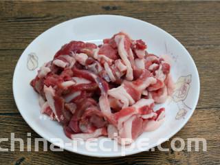 香辣薄荷炒羊肉,切成薄片或条状，切法随意