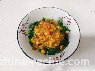 麻酱菠菜,淋在菠菜上即可