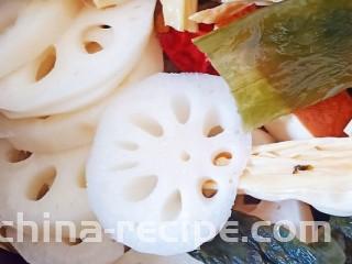 卤味全家福,准备一些素菜一起卤制。