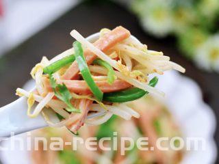 超过瘾好吃的酸辣银丝,清爽酸辣可口,好吃到没朋友,下饭下酒都是棒棒哒。