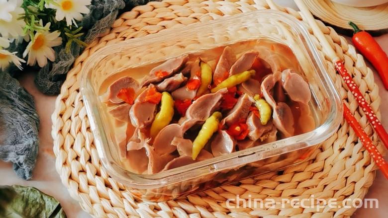The recipe for making pickled chili chicken gizzards The recipe for making pickled chili chicken gizzards