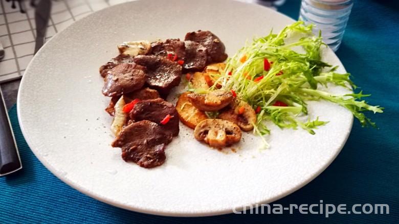 The method of making fragrant roasted black pepper strips The method of making fragrant roasted black pepper strips