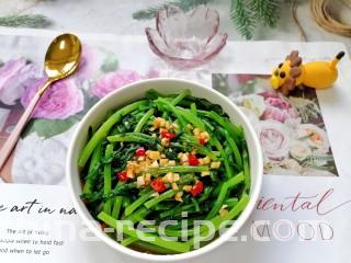 凉拌茼蒿,拍上成品图，一道清爽的凉拌茼蒿就完成了。