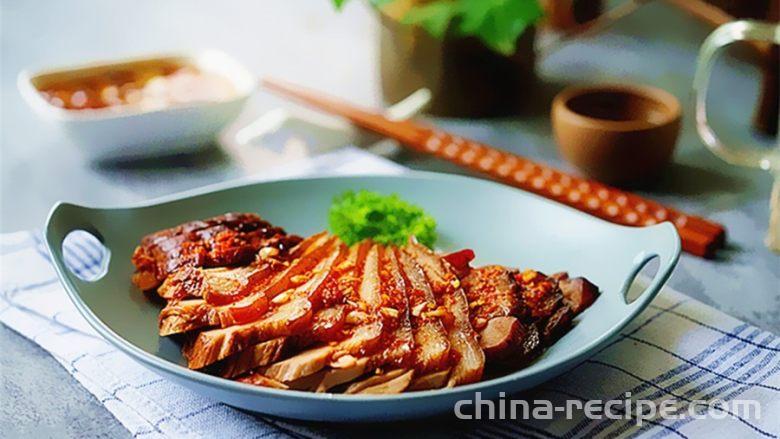 The method of making braised trotters The method of making braised trotters