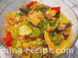 干锅焖鸡,一道色香味俱全的干锅焖鸡便可食用啦～