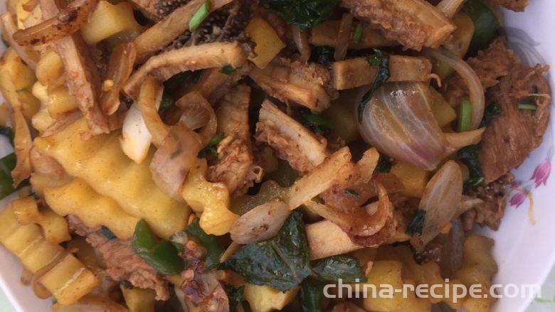 The method of stir frying beef offal