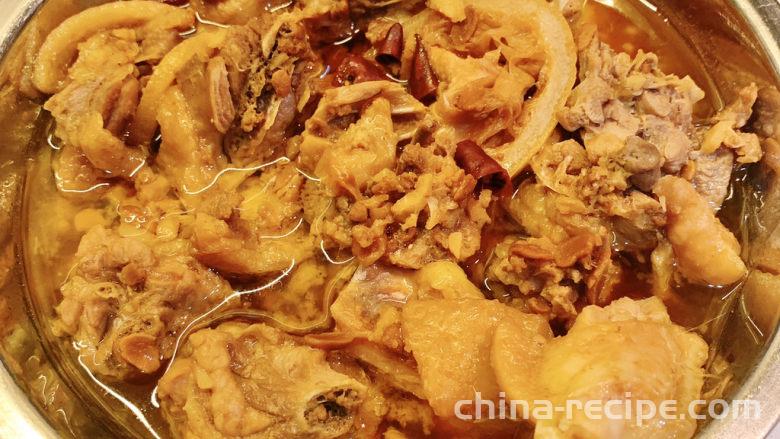 The method of steaming tender and fragrant smooth chicken