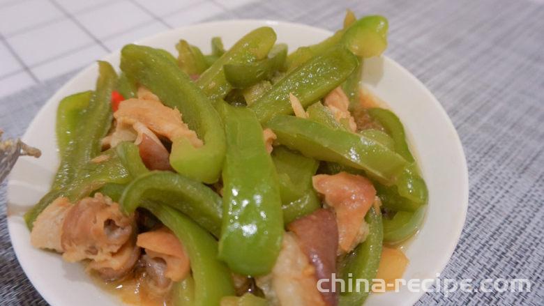 The recipe for stir frying pork belly with green peppers