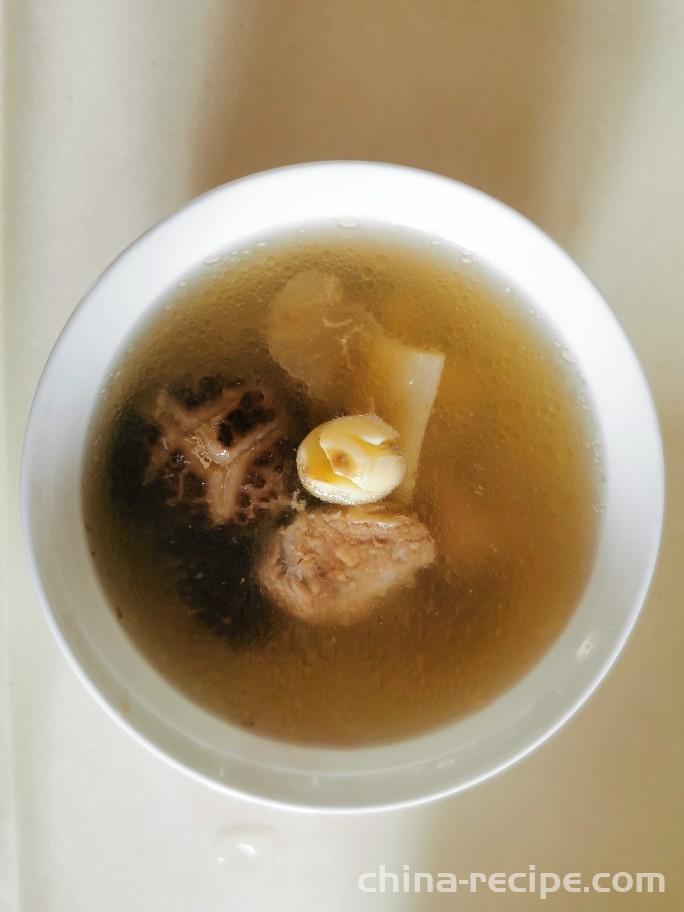 Recipe for Lotus Seed, Yam, and Job's Tears Soup with Lean Pork