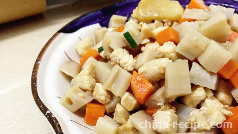Method of making lotus root chicken cubes