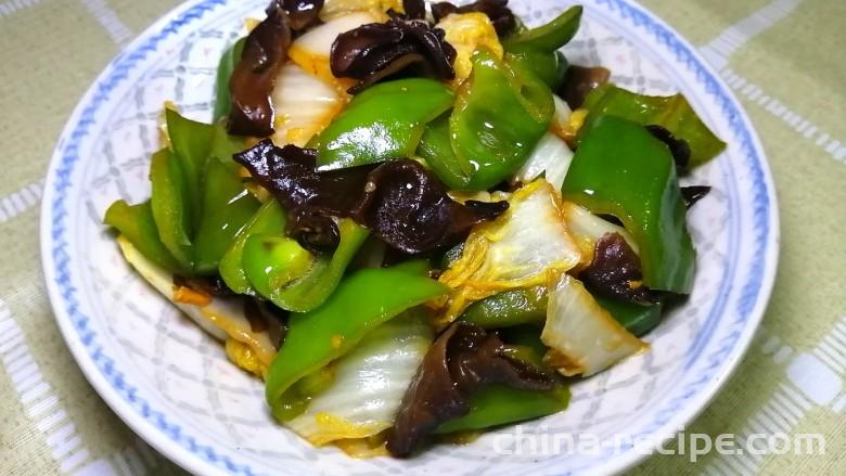 The method of stir frying black fungus with baby bok choy