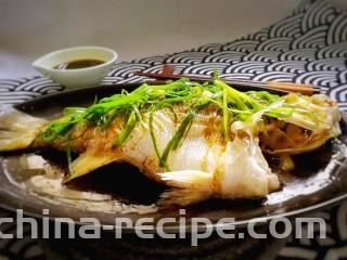 粤式清蒸鲈鱼,完成。